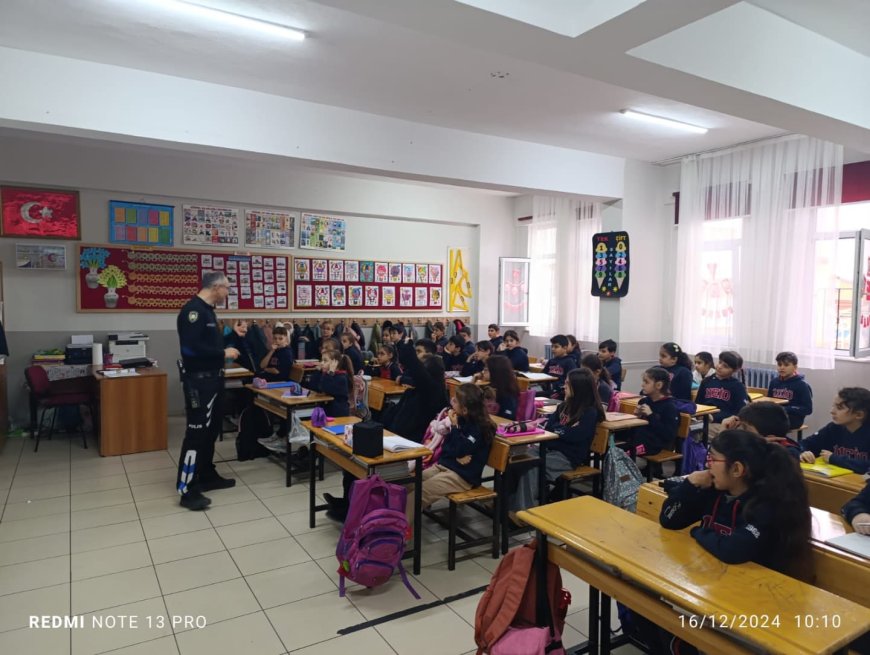 Gemlik İlçe Emniyet Müdürlüğü’nden Öğrencilere Bilgilendirme Semineri