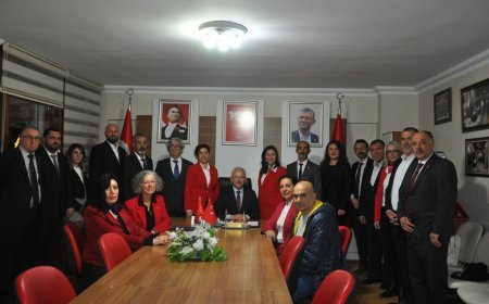 Cumhuriyet Halk Partisi Gemlik İlçe Yönetim Kurulu toplantısı yapıldı. Belediye Meclisi’nde yaşanan istifa üzerine basına açıklama yapıldı.