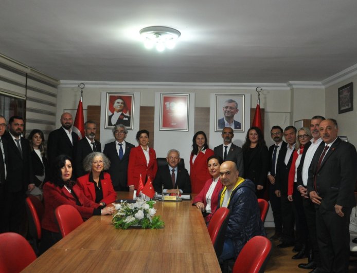 Cumhuriyet Halk Partisi Gemlik İlçe Yönetim Kurulu toplantısı yapıldı. Belediye Meclisi’nde yaşanan istifa üzerine basına açıklama yapıldı.