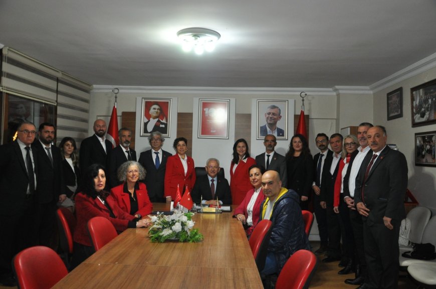 Cumhuriyet Halk Partisi Gemlik İlçe Yönetim Kurulu toplantısı yapıldı. Belediye Meclisi’nde yaşanan istifa üzerine basına açıklama yapıldı.