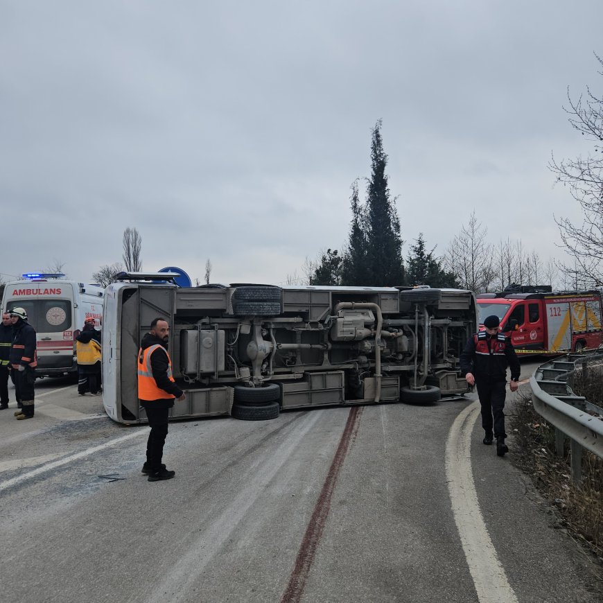 Orhangazi-Yalova Yolunda korkunç kaza! İşçi Servisi Devrildi! 1 Ölü, 20 Yaralı..