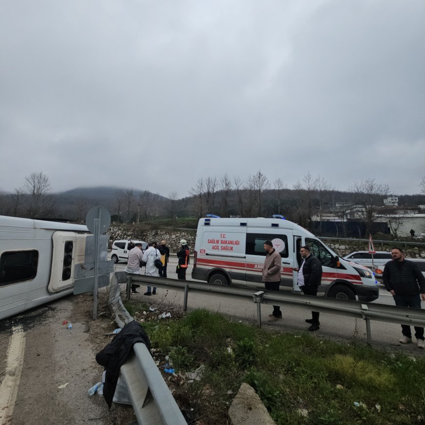 Orhangazi-Yalova Yolunda korkunç kaza! İşçi Servisi Devrildi! 1 Ölü, 20 Yaralı..