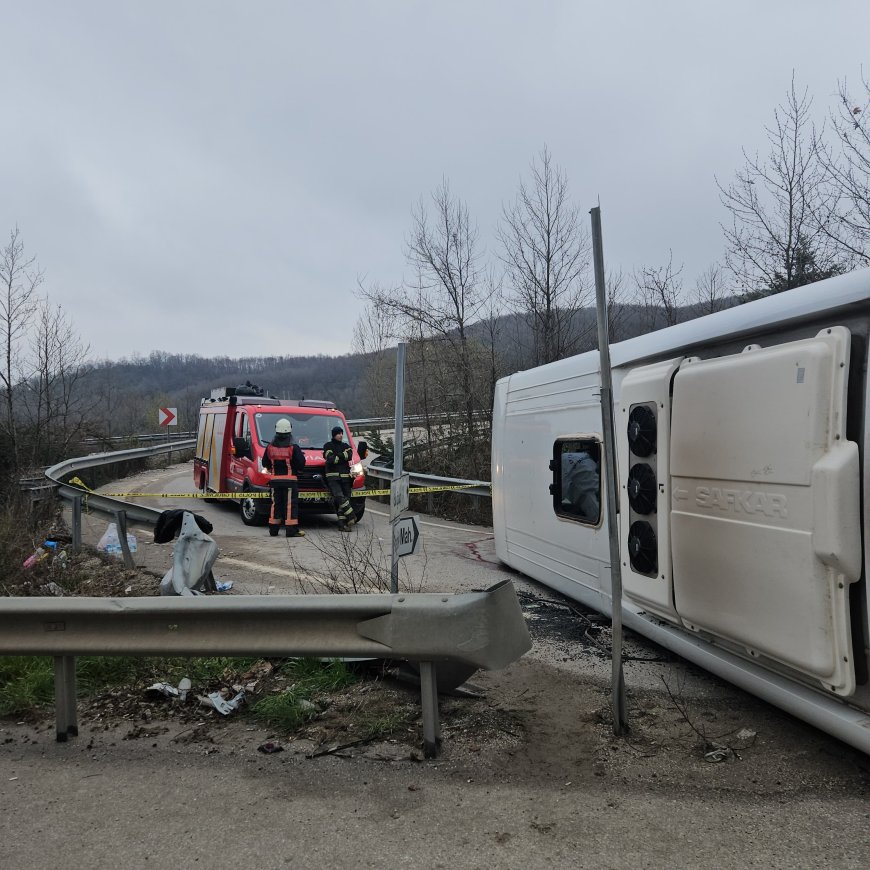 Orhangazi-Yalova Yolunda korkunç kaza! İşçi Servisi Devrildi! 1 Ölü, 20 Yaralı..
