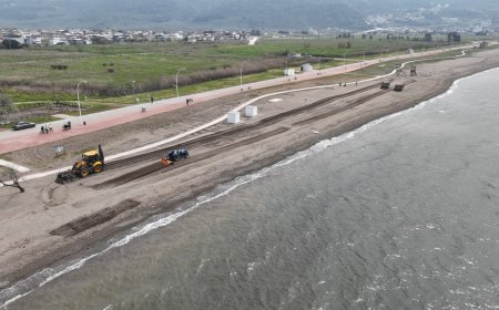 Sahillerde Yaz Hazırlığı Kumsaz’da Hummalı Çalışma