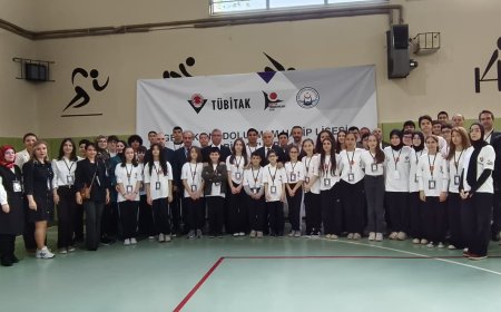 Gemlik’te Bilim Rüzgarı: Gençler Projeleriyle Geleceğe Işık Tutuyor