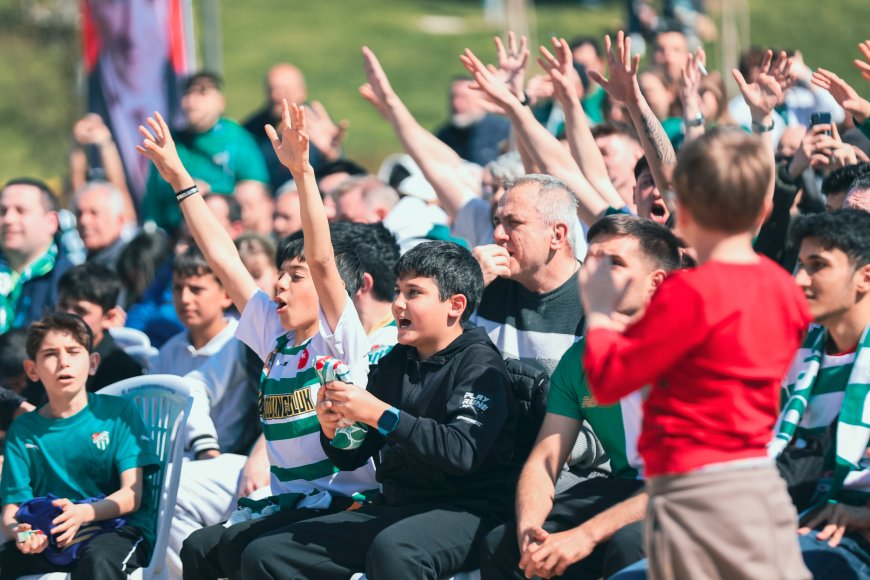 BURSA’DA DEV EKRANDA BURSASPOR COŞKUSU