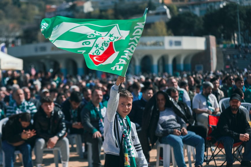 BURSA’DA DEV EKRANDA BURSASPOR COŞKUSU