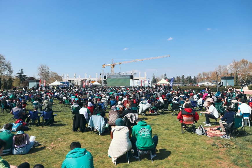 BURSA’DA DEV EKRANDA BURSASPOR COŞKUSU