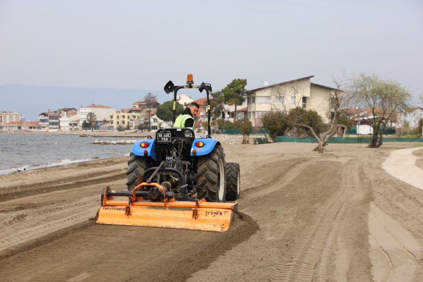 Sahillerde Yaz Hazırlığı Kumsaz’da Hummalı Çalışma