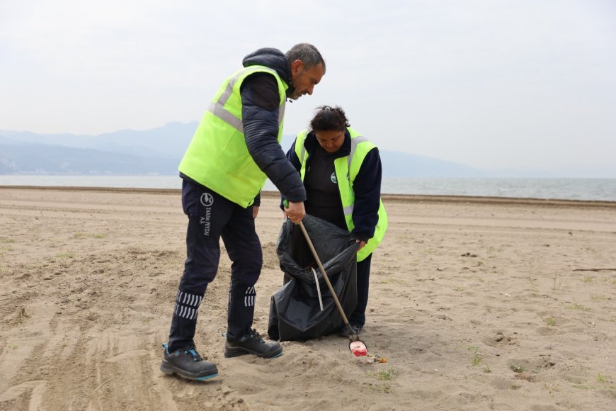 Sahillerde Yaz Hazırlığı Kumsaz’da Hummalı Çalışma