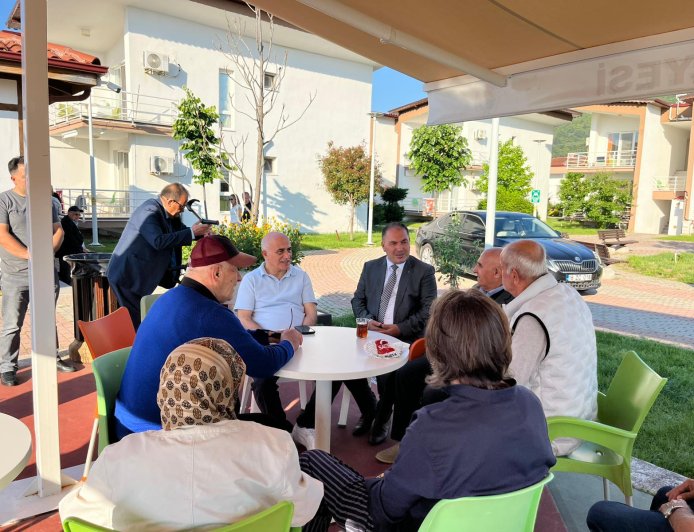 Kaymakam Canbaba Bayramda Şehit Aileleri, Gaziler, Yaşlılar ve Öğrencileri Ziyaret Etti