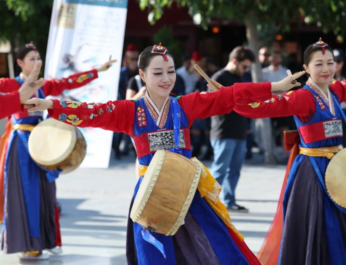 Halk dansları rüzgârı Bursa'nın dört bir yanını sardı
