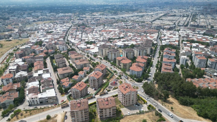 Büyükşehir Üçevler Mahallesi’nde asfalt yeniliyor