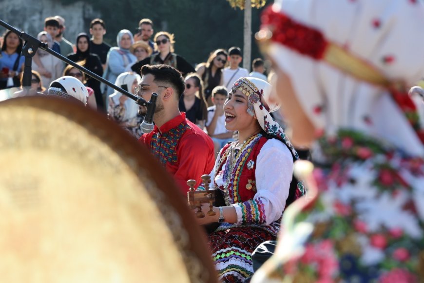 Halk dansları rüzgârı Bursa'nın dört bir yanını sardı