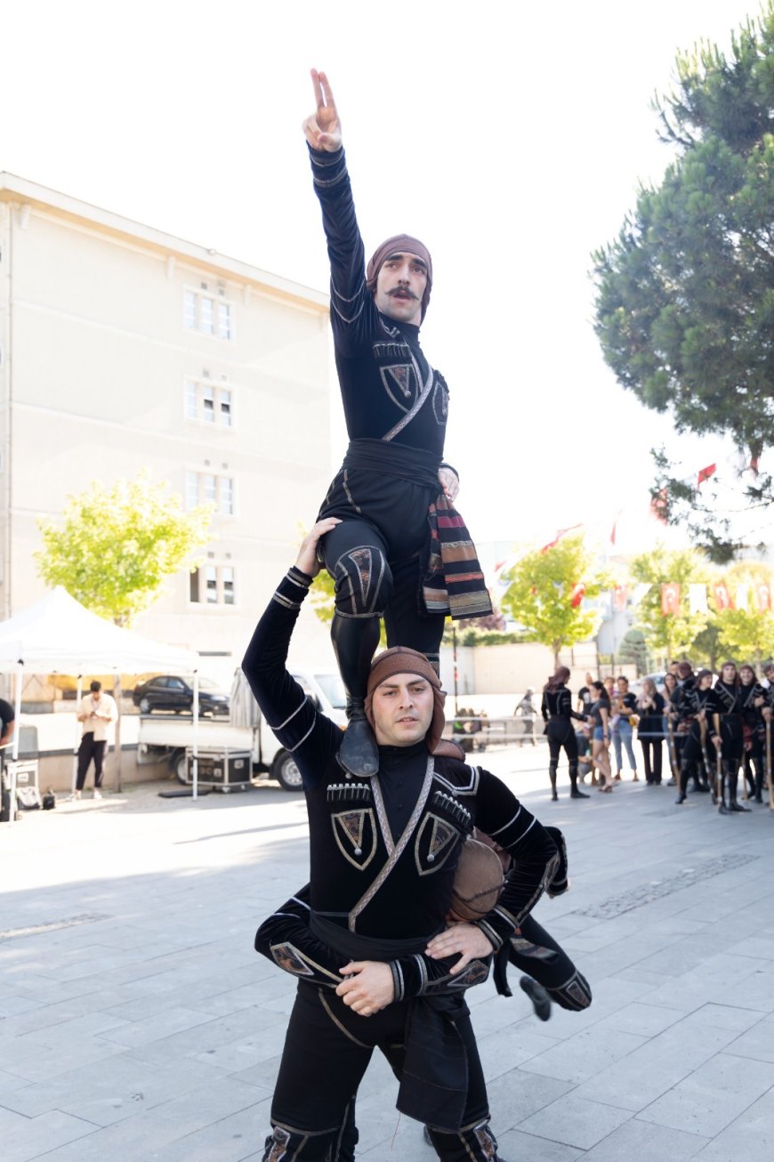 Halk dansları rüzgârı Bursa'nın dört bir yanını sardı