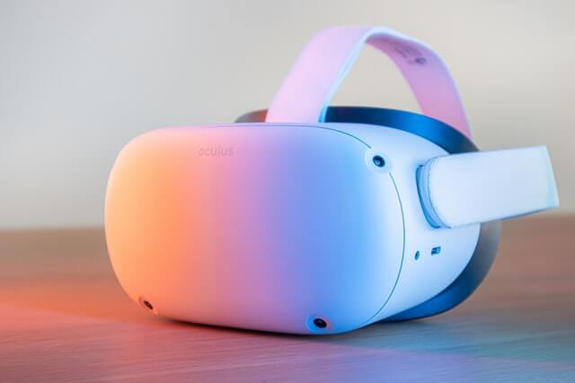Laugh, Cry and Learn Within Virtual Reality