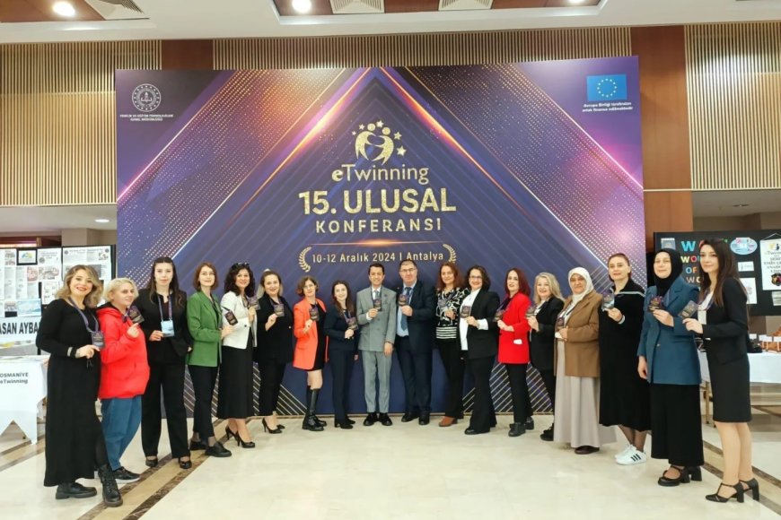 Gemlik Ekibi eTwinning 15. Ulusal Konferansı’nda Türkiye’yi Gururla Temsil Etti
