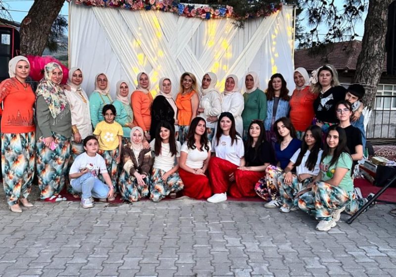 Gemlik Muratoba’da Hıdırellez ve Şalvar Şenliği Coşkusu