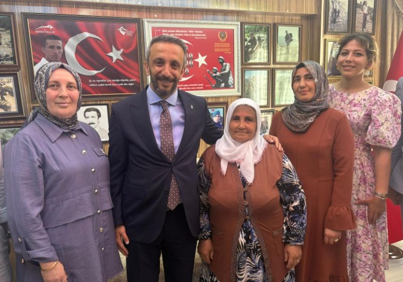 AK Parti Gemlik İlçe Teşkilatı’ndan Şehit Ailelerine Anlamlı Ziyaret
