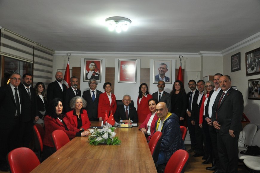 Cumhuriyet Halk Partisi Gemlik İlçe Yönetim Kurulu toplantısı yapıldı. Belediye Meclisi’nde yaşanan istifa üzerine basına açıklama yapıldı.