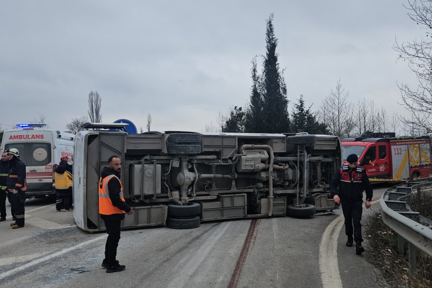 Orhangazi-Yalova Yolunda korkunç kaza! İşçi Servisi Devrildi! 1 Ölü, 20 Yaralı..