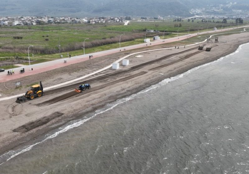 Sahillerde Yaz Hazırlığı Kumsaz’da Hummalı Çalışma
