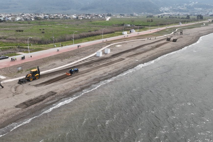 Sahillerde Yaz Hazırlığı Kumsaz’da Hummalı Çalışma