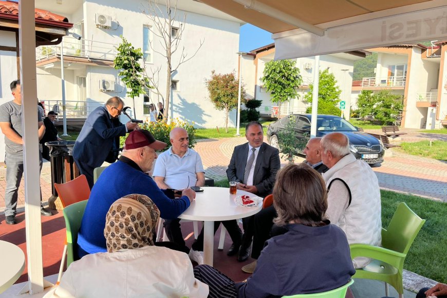 Kaymakam Canbaba Bayramda Şehit Aileleri, Gaziler, Yaşlılar ve Öğrencileri Ziyaret Etti