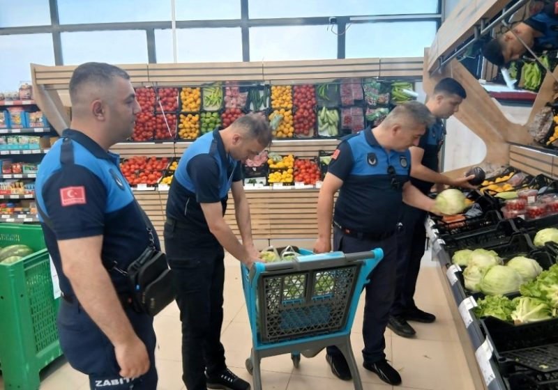 Raf ve Kasada Fiyat Farkı Zabıta Denetimine Takıldı